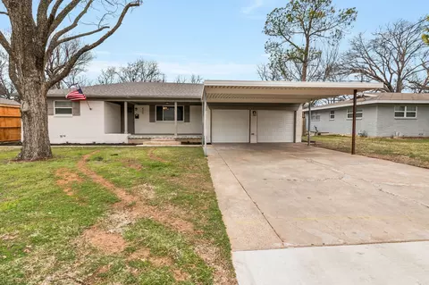 429 Souder Dr, Hurst, TX 76053