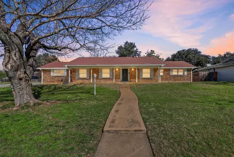 5512 Sam Calloway Rd, River Oaks, TX 76114