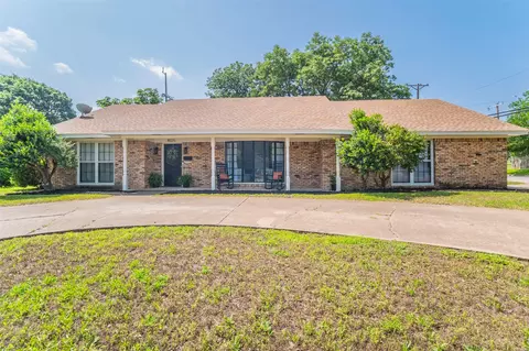 4025 Wedgworth Rd S, Fort Worth, TX 76133