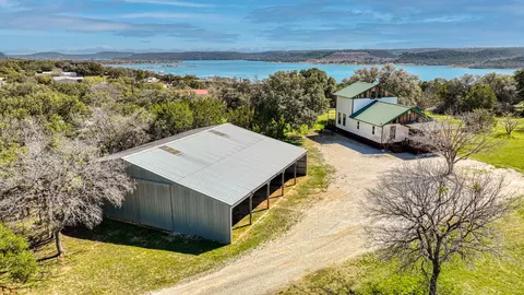504 Doe Ln, Graham, TX 76450