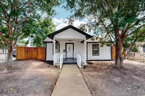 2101 Holland St, Grand Prairie, TX 75051