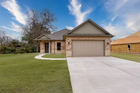 106 Deep Cove Dr, Trinidad, TX 75163