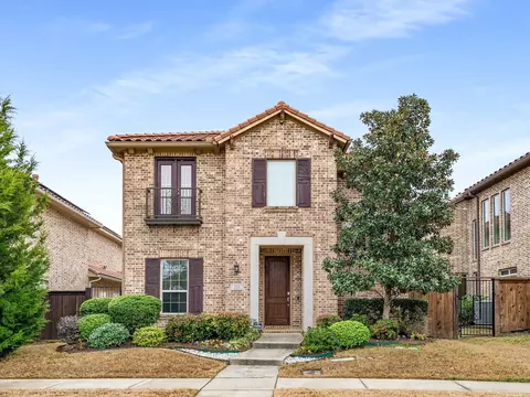 208 Frio Dr, Irving, TX 75039