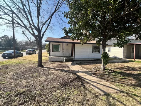 2901 Pueblo Trl, Lake Worth, TX 76135