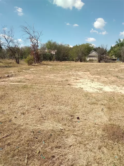 802 S Neches St, Coleman, TX 76834