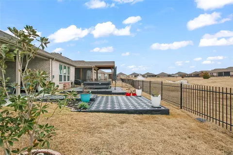 Exterior - 1012 Firework Dr, Aubrey, TX 76227 photo 3 of 4