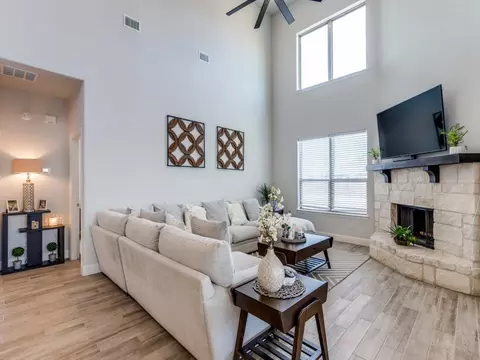 584 Boyd Rd, Pilot Point, TX 76258 photo 8