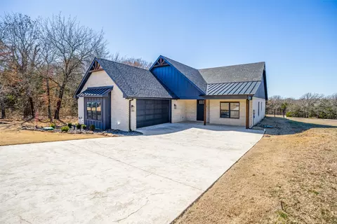 37 Memorial St, Gordonville, TX 76245