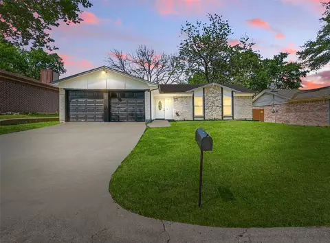 919 Lemontree Dr, Arlington, TX 76017