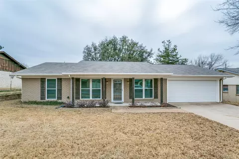 1812 Chattanooga Dr, Bedford, TX 76022