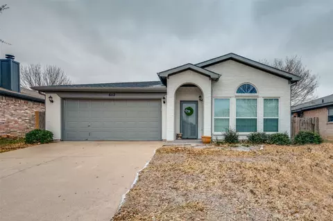 8112 Iris Cir, Fort Worth, TX 76137