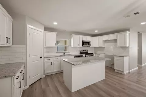 3721 Stuart Dr, Fort Worth, TX 76110