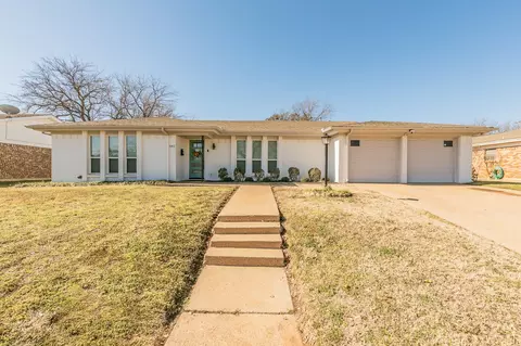 341 Thompson St, Fort Worth, TX 76134