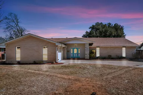 4412 Starlight Dr, Haltom City, TX 76117