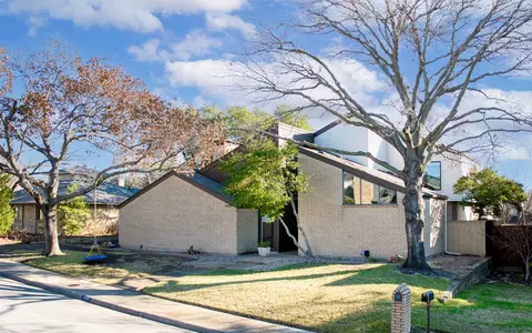 9428 Viewside Dr, Dallas, TX 75231