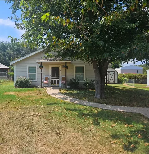 314 Capricorn Dr, Granbury, TX 76049