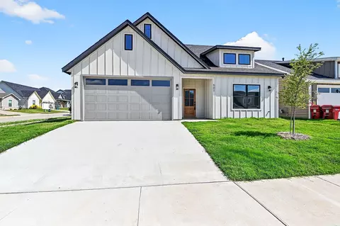 501 Southern Dr, Sherman, TX 75092