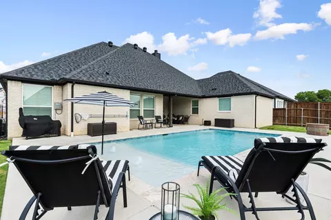 609 Golden Crest Dr, Haslet, TX 76052