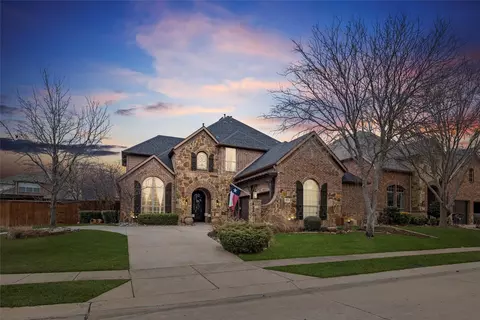 2044 Meadows Ave, Lantana, TX 76226