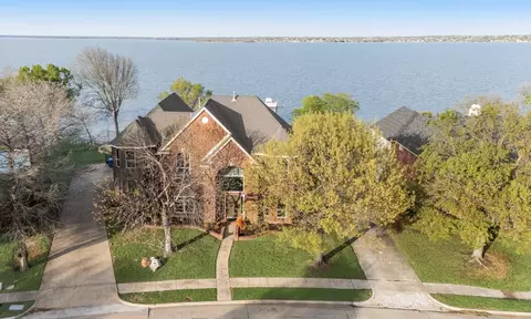 8809 Creekside Dr, Rowlett, TX 75089