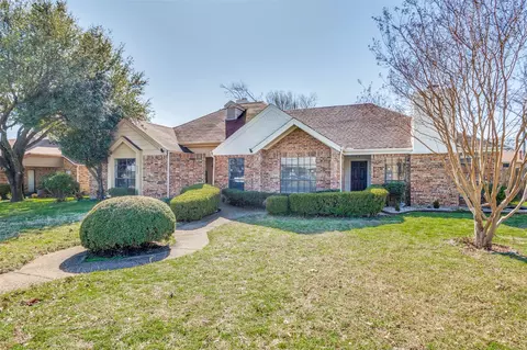 2833 Stonycroft Ct, Lancaster, TX 75134