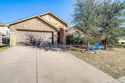 822 Graham Dr, Burleson, TX 76028