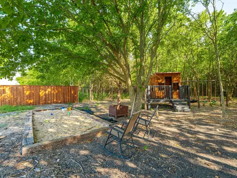 910 Declaration Dr, Nevada, TX 75173 photo 7