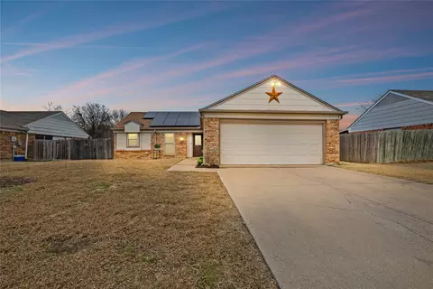 3909 Springside Dr, Fort Worth, TX 76137
