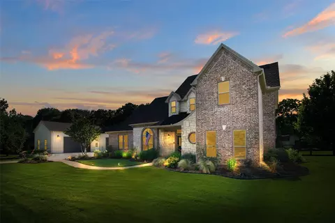 8000 Steeplechase Cir, Argyle, TX 76226