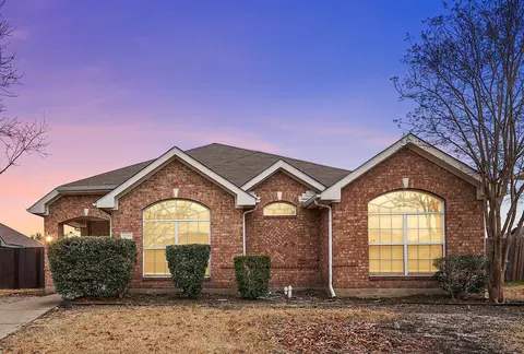2609 Crystal Falls Dr, Mesquite, TX 75181