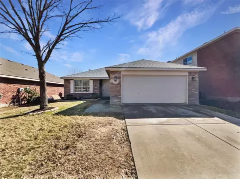 2042 Lake Trail Dr, Heartland, TX 75126