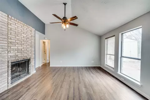 203 Lone Pine Ct, Fort Worth, TX 76108