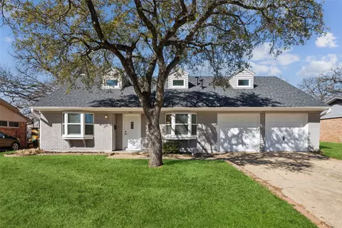 1305 Cherokee St, Arlington, TX 76012
