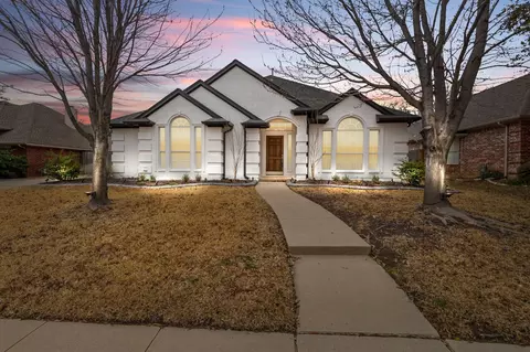 7313 Fallen Oak Dr, North Richland Hills, TX 76182