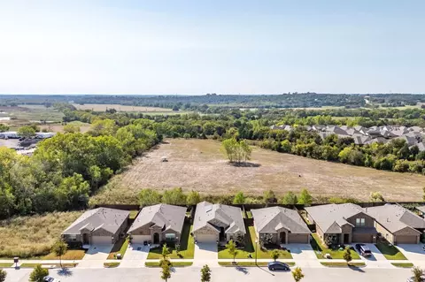 View/Area - 317 Oakbluff Dr, Denton, TX 76210 photo 4 of 8