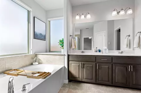 Bath - 317 Oakbluff Dr, Denton, TX 76210 photo 2 of 3