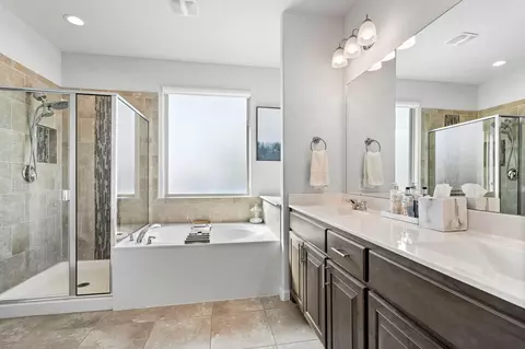 Bath - 317 Oakbluff Dr, Denton, TX 76210 photo 1 of 3
