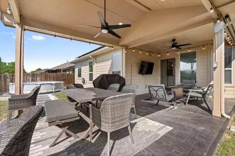 Exterior - 317 Oakbluff Dr, Denton, TX 76210 photo 4 of 8