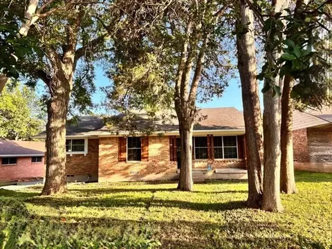 1820 Sedona Ln, Dallas, TX 75232