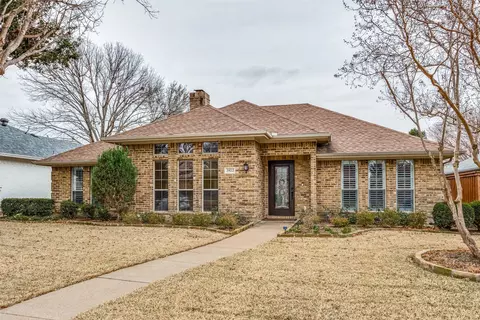 3922 Bobbin Ln, Addison, TX 75001