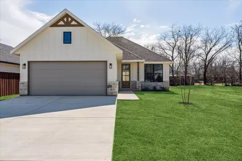 506 Royal St, Cleburne, TX 76031