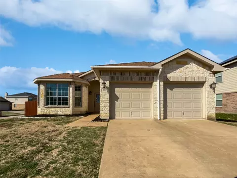 333 Saddlebrook Dr, Krum, TX 76249