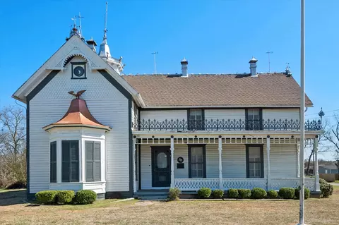 222 S Hall St, Fairfield, TX 75840