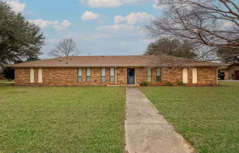 2001 Pembrooke Pl, Denton, TX 76205