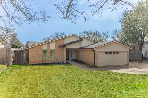 3704 Wisteria Ln, Bedford, TX 76021