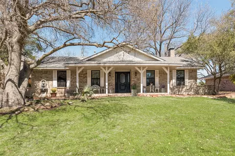 5517 Flamingo Dr, Rowlett, TX 75089