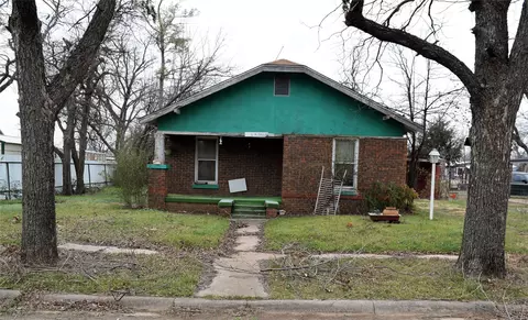415 W 12th St, Coleman, TX 76834