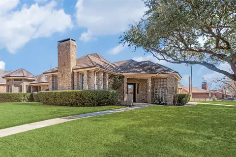 2201 Fall River Dr, Arlington, TX 76006