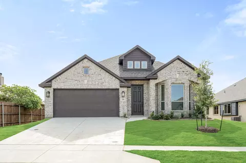 210 Shawnee Trl, Alvarado, TX 76009