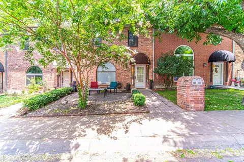 428 W Oak St, Weatherford, TX 76086